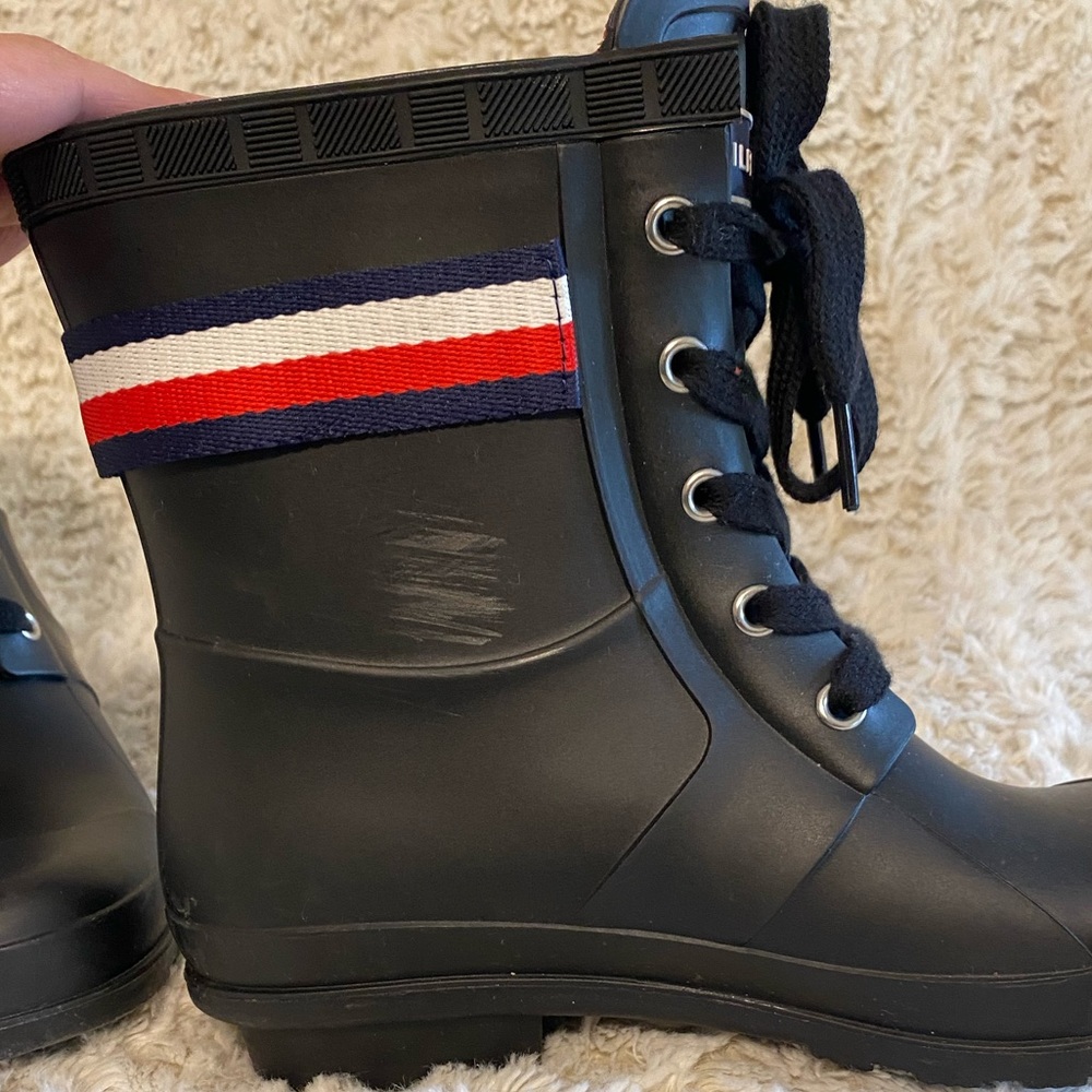 EUC Tommy Hilfiger Women’s Size 8 Rain Boots - Picture 7 of 8